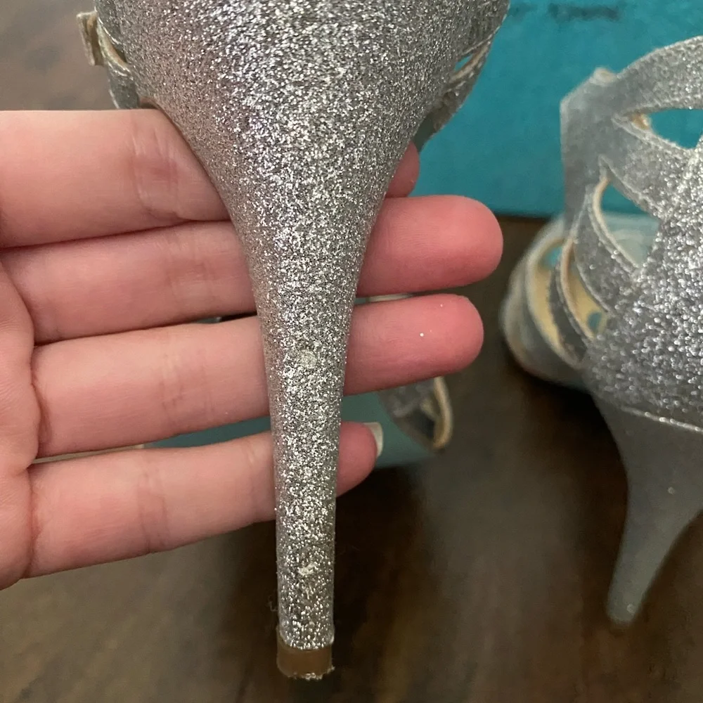Blue by Betsey Johnson Silver Glitter Heels 8.5 - Picture 6 of 12